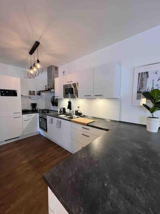 Moderne Wohnung Mit 4 Betten โบคุห์ม ภายนอก รูปภาพ